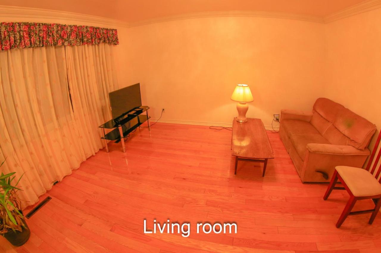Comfort Home Toronto Esterno foto